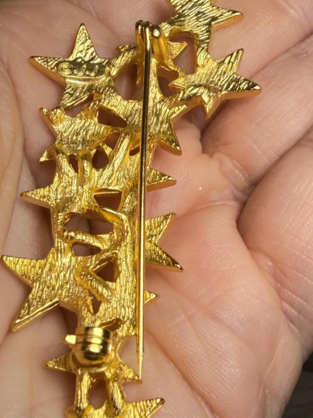 JJ Shooting Star Brooch Gold Tone Rhinestone Vintage 3.2